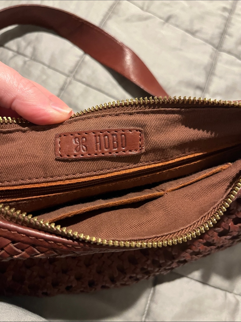 HOBO Hazel sling crossbody woven - Picture 6 of 8